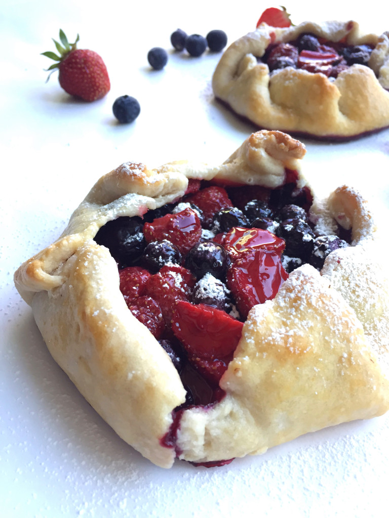 EASY Strawberry Blueberry (dairy free) Rustic Tarts! Perfect for summer BBQ's and get togethers! Top with ice cream for a decadent treat! #dairyfree #desserts #recipe | Peach and the Cobbler
