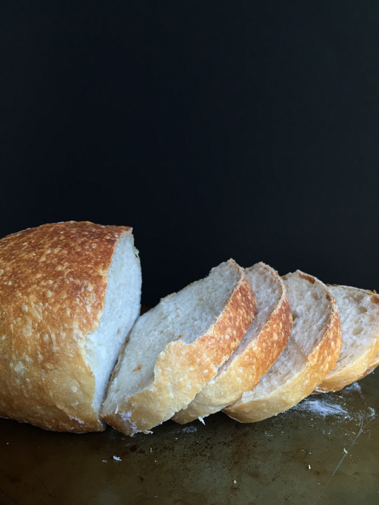 DELICIOUS Crispy Prosciutto BLT! A new take on the BLT with the addition of Prosciutto + garlic aioli + pan toasted bread! SO YUM! #dairyfree #recipe | Peach and the Cobbler