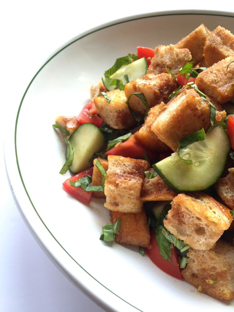 AMAZING Garlic Bread Panzanella Salad! Super flavorful, comes together in under and hour and is PERFECT for parties/get togethers! #dairyfree #recipe | Peach and the Cobbler