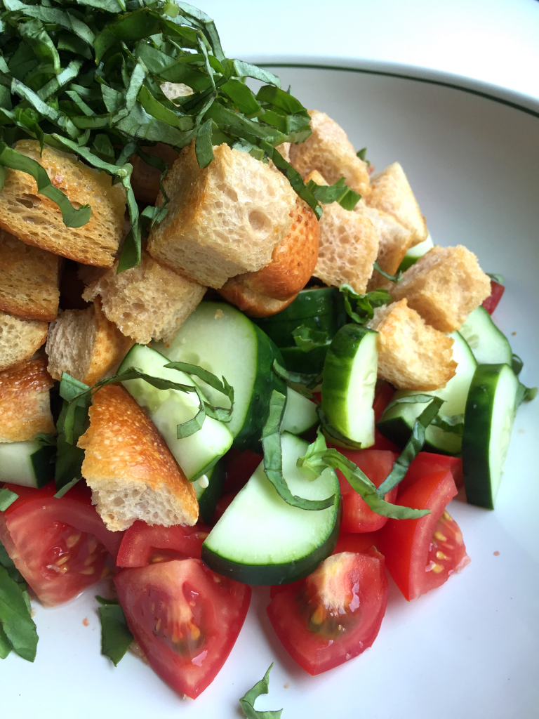AMAZING Garlic Bread Panzanella Salad! Super flavorful, comes together in under and hour and is PERFECT for parties/get togethers! #dairyfree #recipe | Peach and the Cobbler