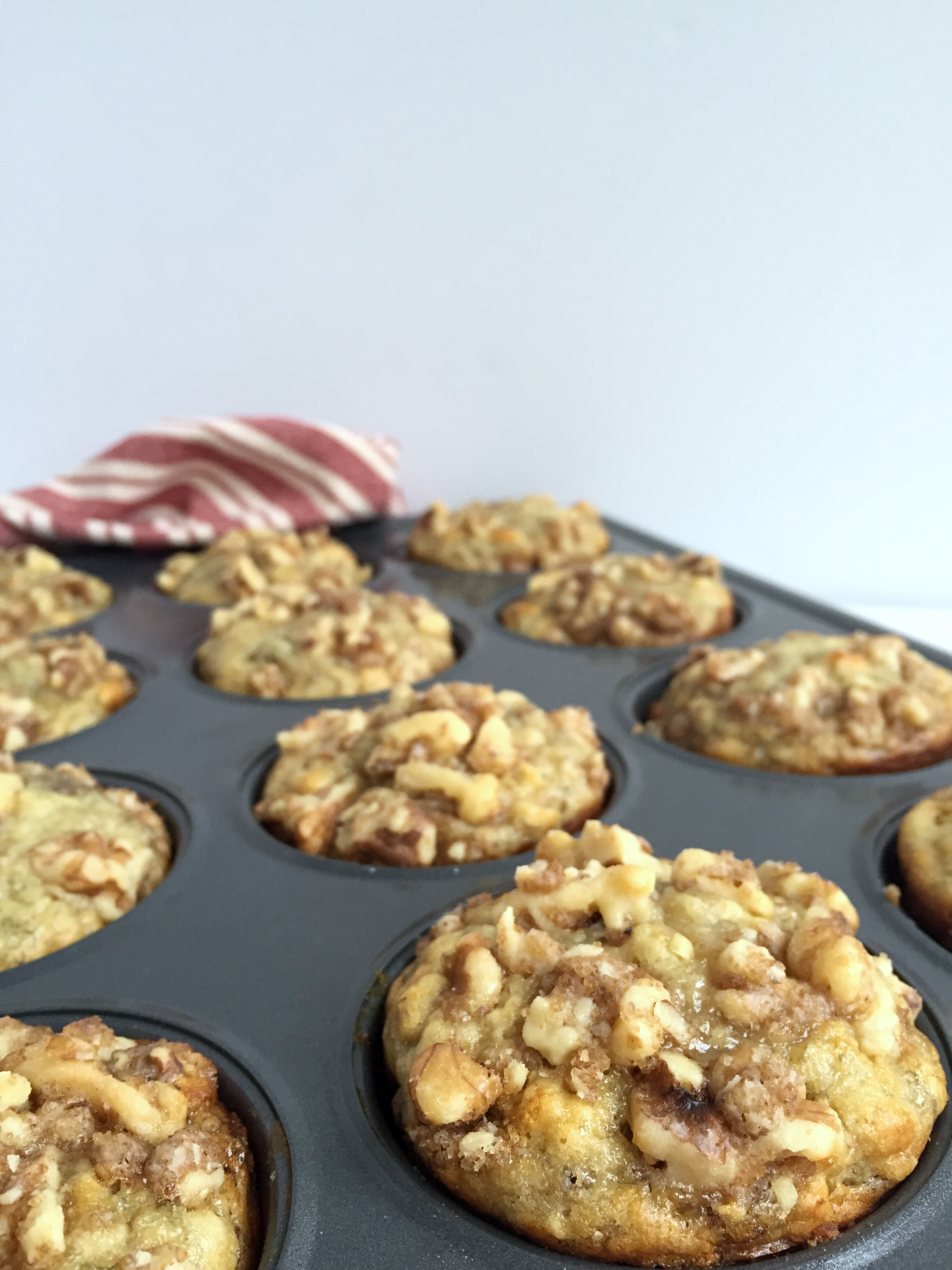 INCREDIBLE Banana Bread Walnut Crunch Muffins! Super moist with the perfect crunch topping and completely dairy free! #dairyfree #recipe | Peach and the Cobbler