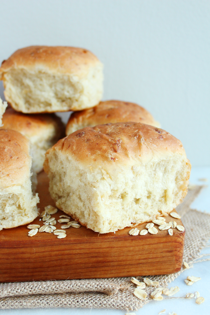 Vegan Oatmeal Rolls! The PERFECT roll for all holidays/get togethers - SO fluffy, perfectly sweet, and ideal for mini sandwiches! YUM! #vegan #recipe | peachandthecobbler.com