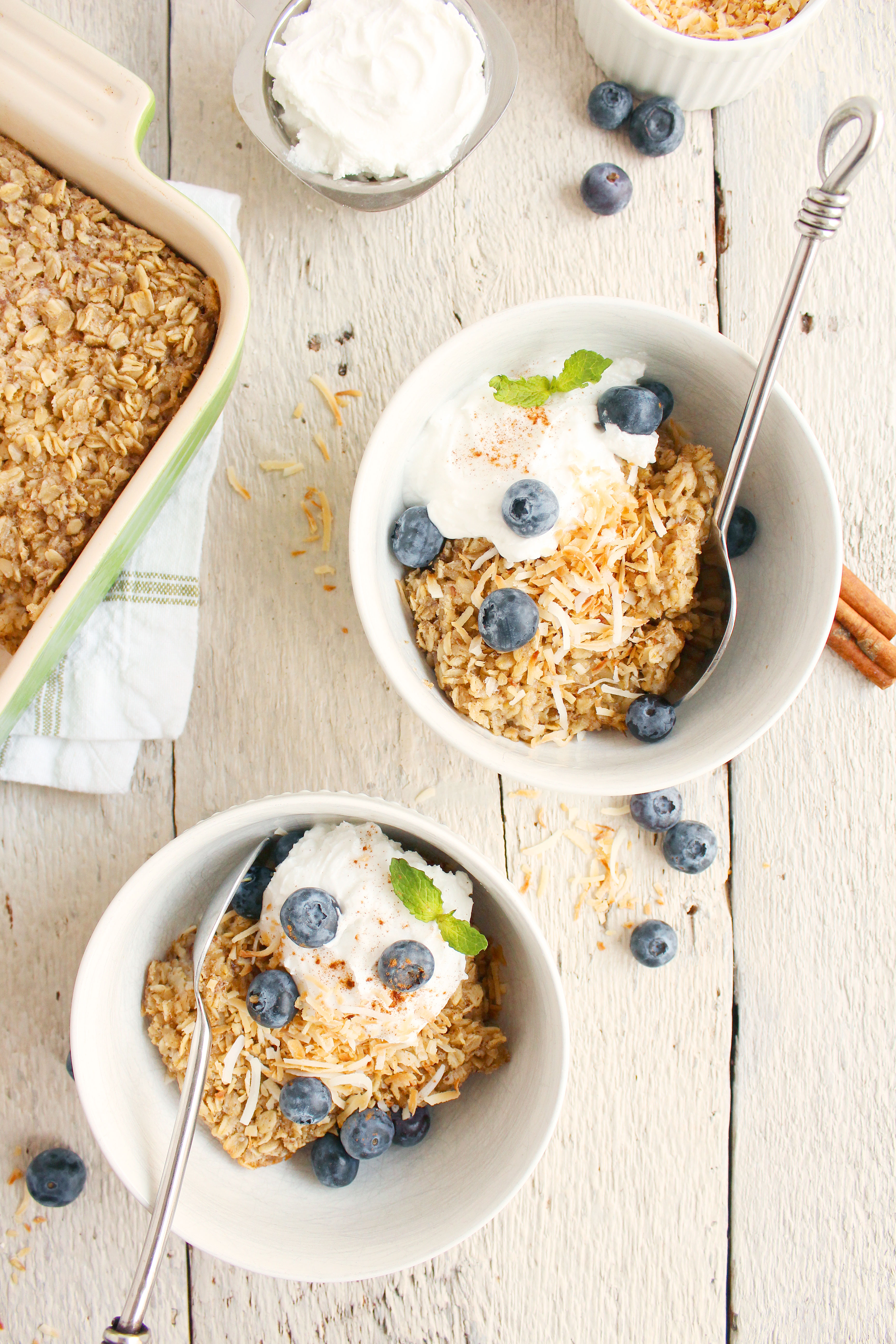 DELICIOUS Coconut Chai Baked Oatmeal! Your new breakfast go-to that's naturally sweetened, creamy + chewy, and SO YUM! #vegan #glutenfree #recipe | Peach and the Cobbler