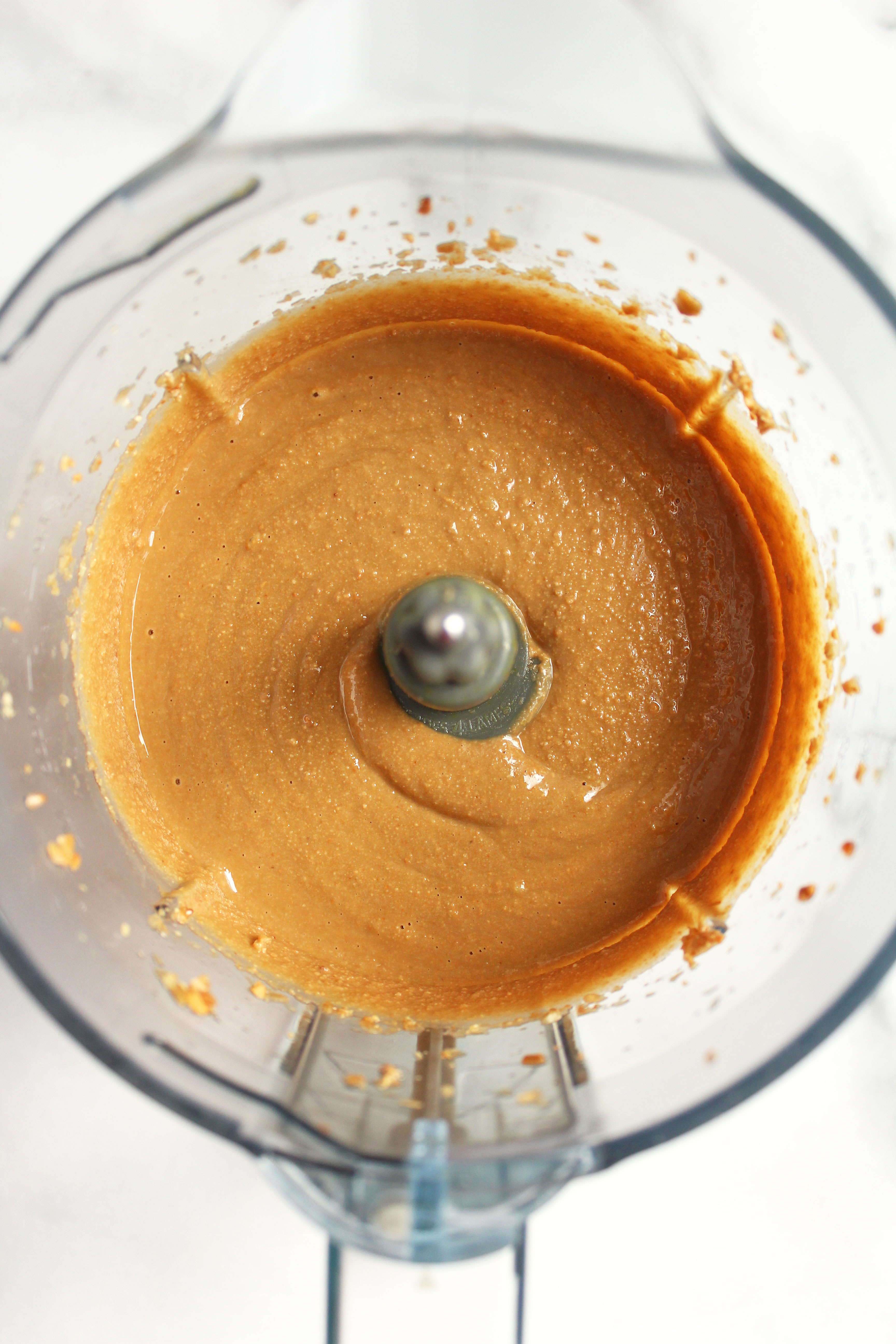 AMAZING Homemade Sunflower Seed Butter! 2-ingredients, SUPER creamy, & surprisingly nutty! Great on toast, in smoothies, or just on a spoon! #vegan | Peachandthecobbler.com