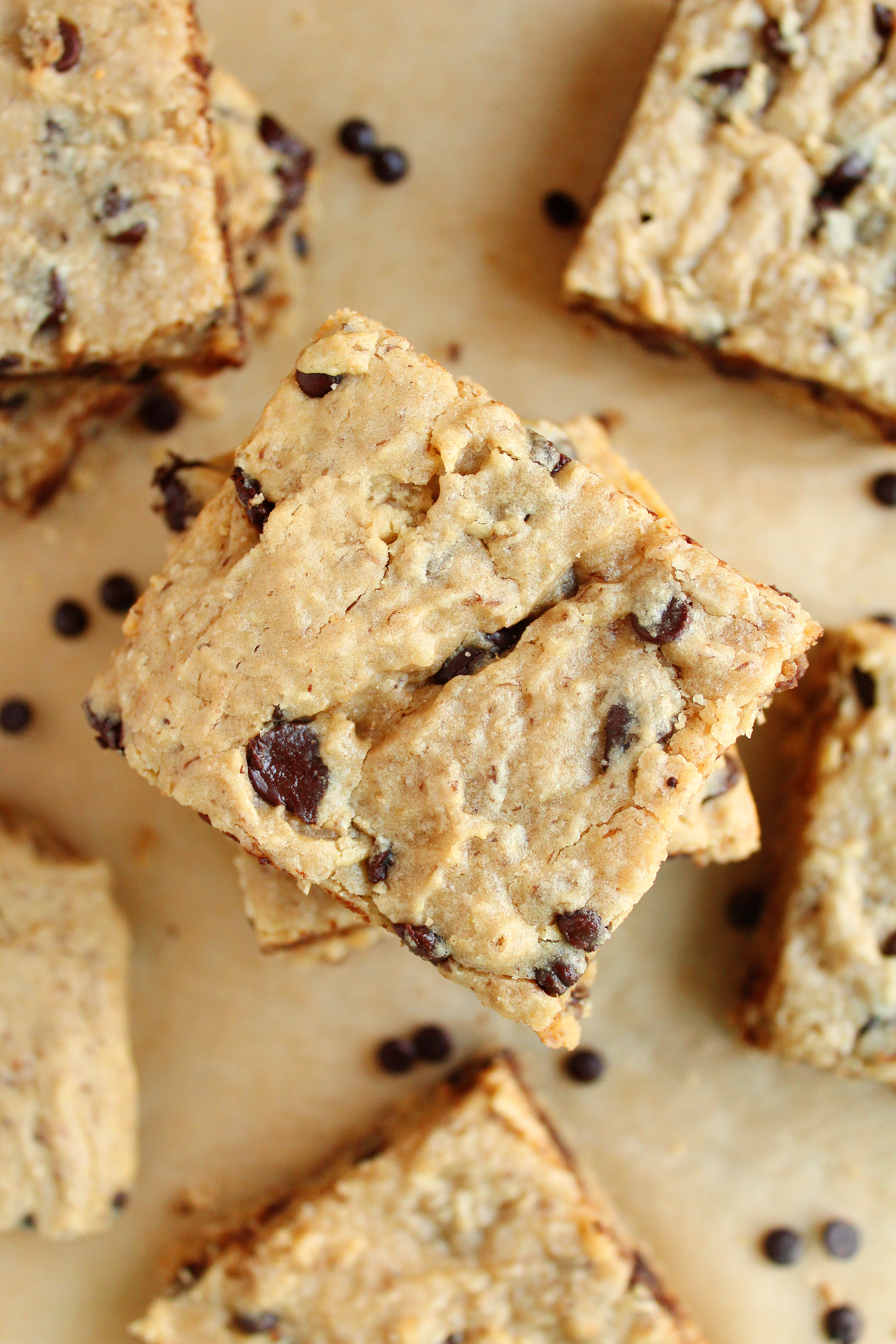 AMAZING Tahini Blondies! SO moist, super flavorful, and vegan + gluten free + refined sugar free! #vegan #glutenfree #blondies #refinedsugarfree | Peach and the Cobbler