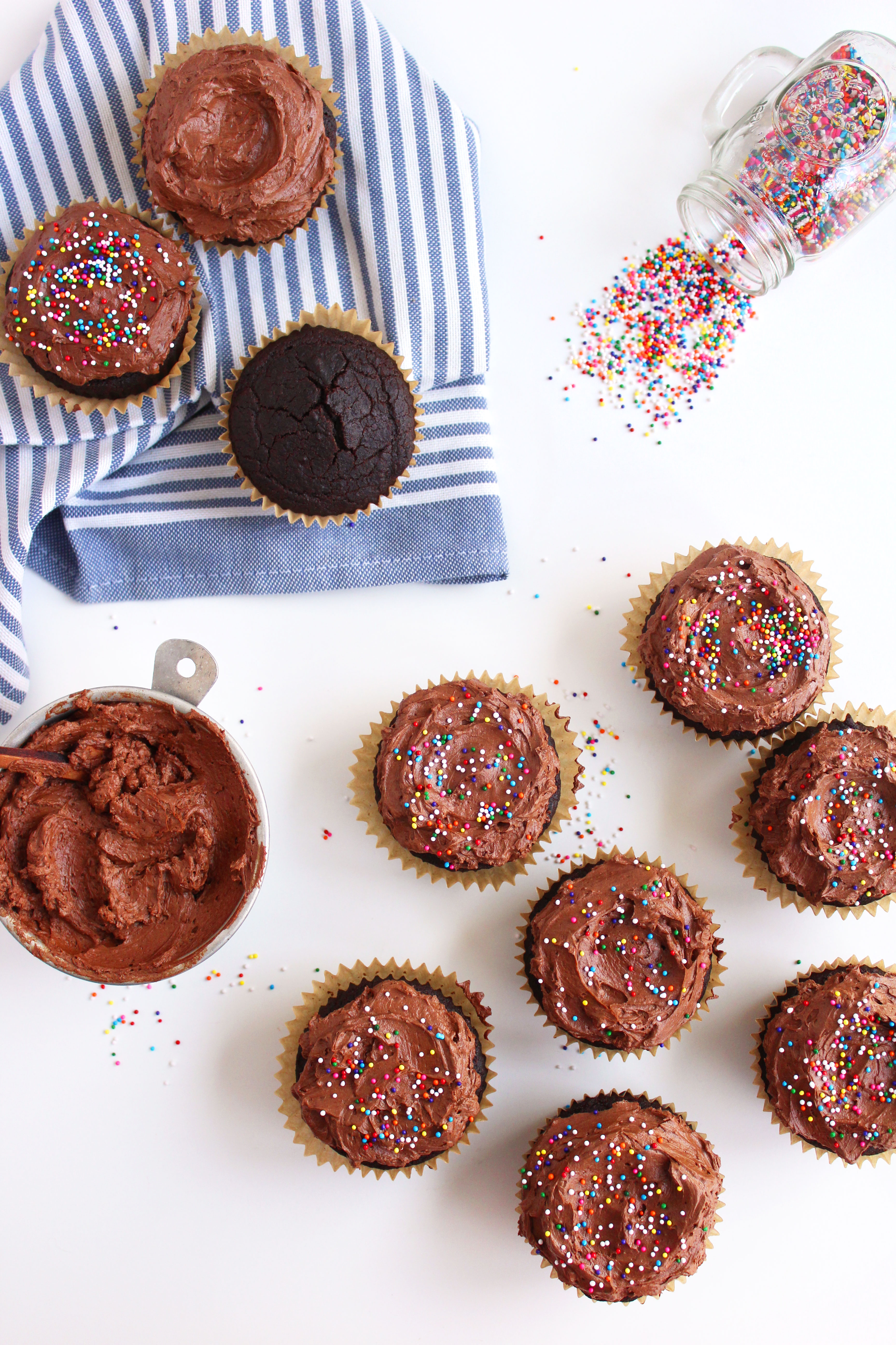 Vegan Chocolate Cupcakes (GF)! A cupcake worthy of a celebration - super chocolatey, moist, & topped with a to-die-for fudge frosting! #vegan #glutenfree #cupcakes | Peachandthecobbler.com